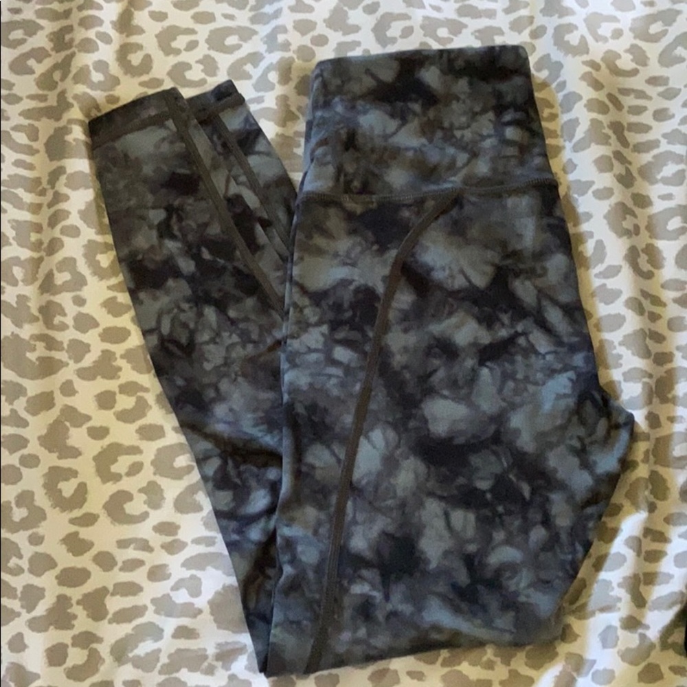 athleta tie dye salutations 7/8